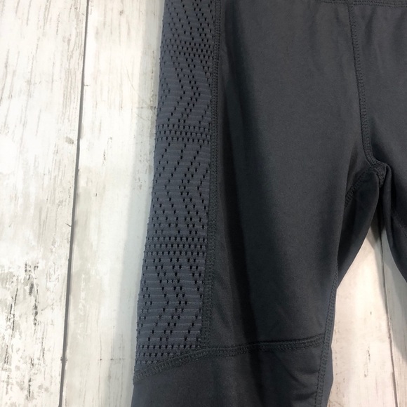 Adrienne Vittadini Sport Super Lightweight Mesh Capri Crop Leggings M - Picture 3 of 8